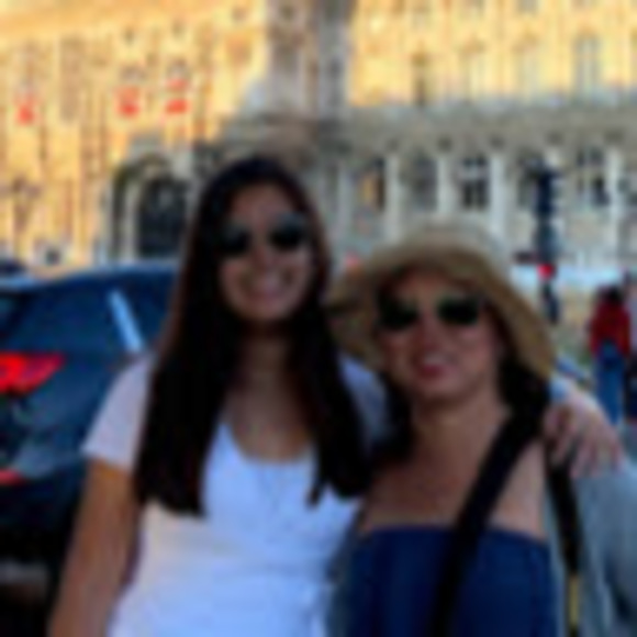 Meet your Posher, Julie - Picture 1 of 1